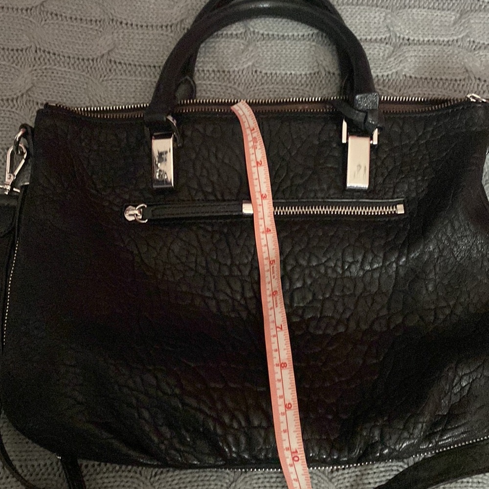 Vince camuto blk purse - Picture 13 of 17